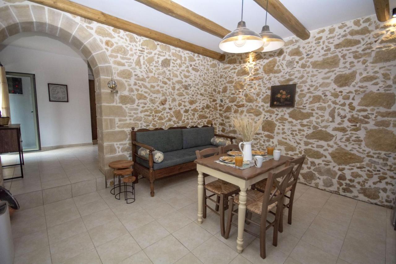 קיסאמוס Pamelas House With Jacuzzi מראה חיצוני תמונה