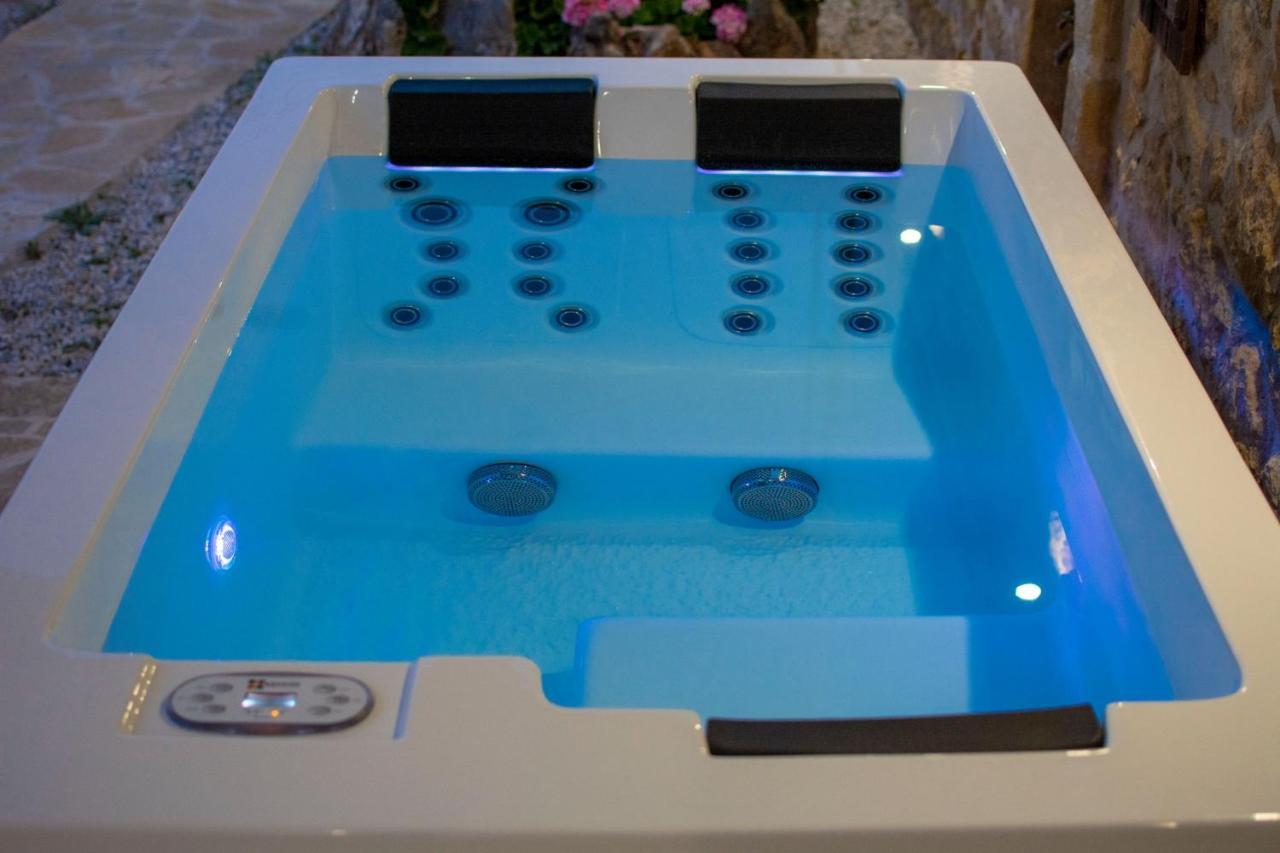 קיסאמוס Pamelas House With Jacuzzi מראה חיצוני תמונה